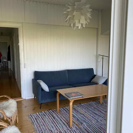 Unique, Artistic House With Fjord View 度假居